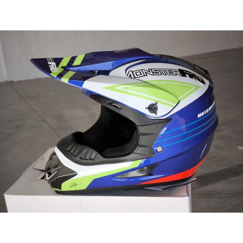 Casco infantil incluye esponjas para adaptarlo en tallas AZUL/ROJO