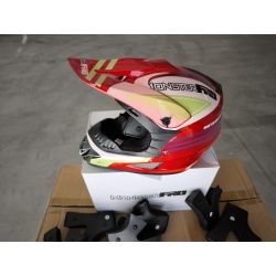 Casco infantil incluye esponjas para adaptarlo en tallas ROJO/blanco